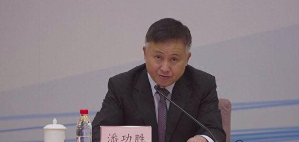正规配资平台开户 关于长期国债在国际资本流动中的作用